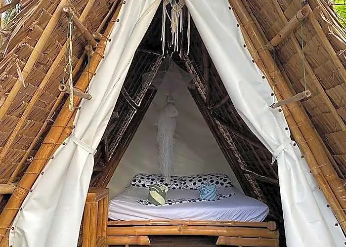 Georgia's Neverland Hotel Daanbantayan